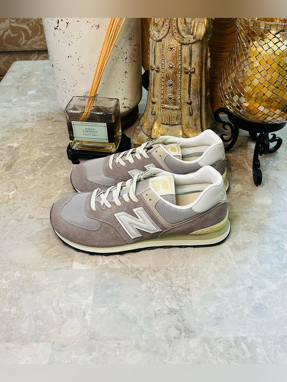 Men’s New Balance Classic 574 Suede Gray/Cream Color Sneakers (ML574GYE) Size 10